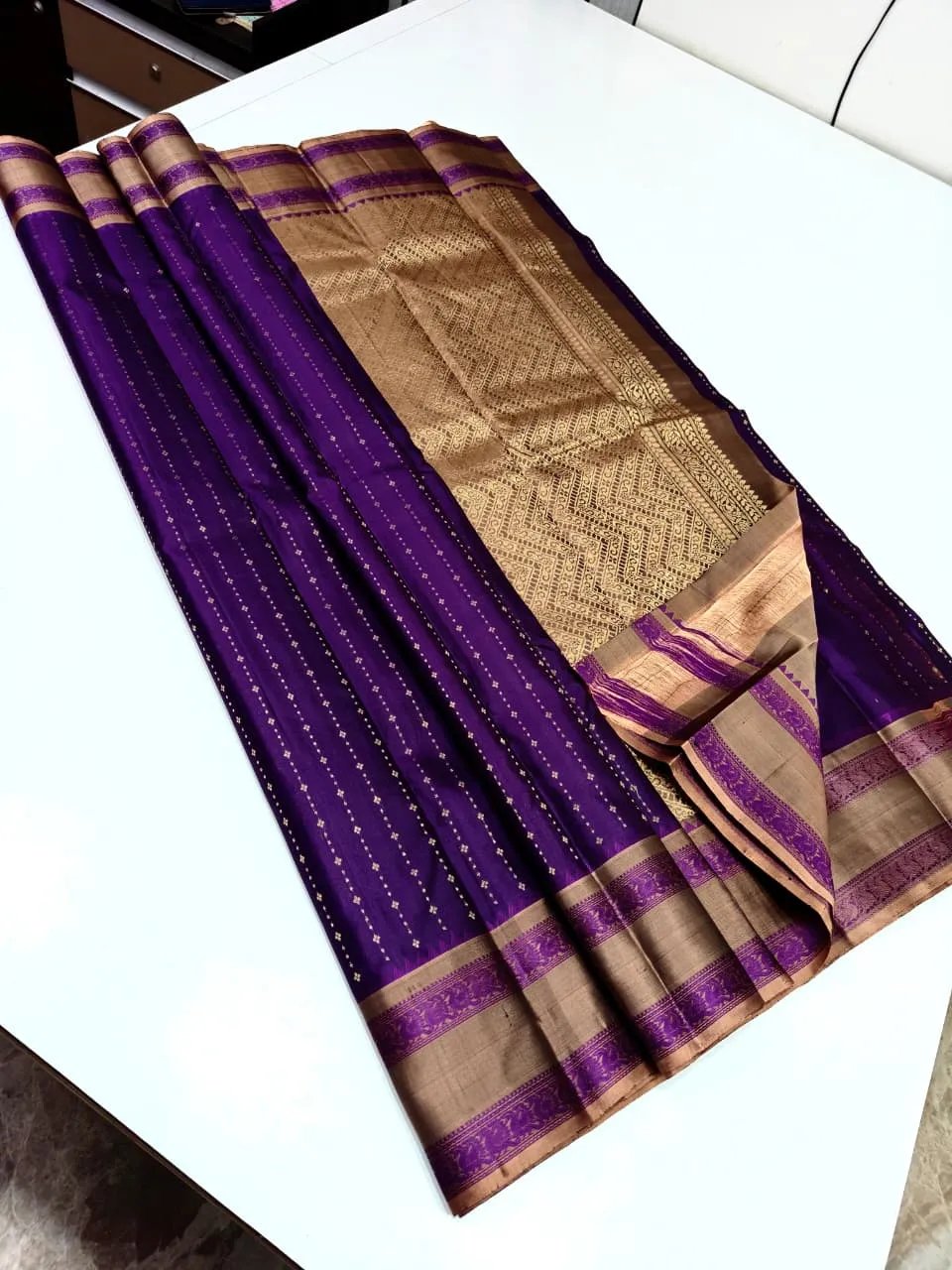 Royal Purple and Gold Traditional Zari Border Premium Silk Saree with Rich Pallu